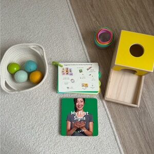 Lovevery: the inspector play kit 7-8 months